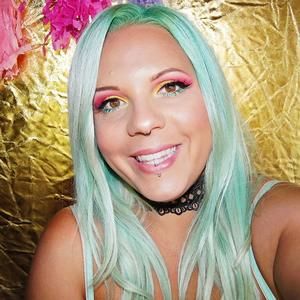 Meet your Posher, Tanya